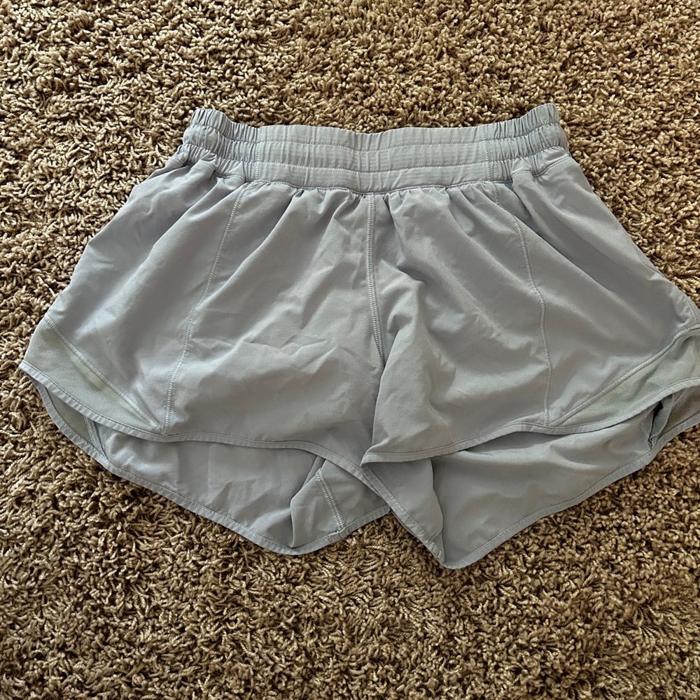 Lululemon Hotty Hot 4inch Lavender shorts size 8